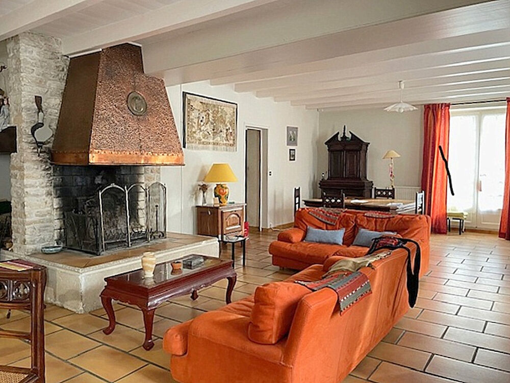 Vente Propriété/Château Demeure en pierre 312 m2 habitables, logement annexe, dépendances, jardins clos Saint sauveur d aunis