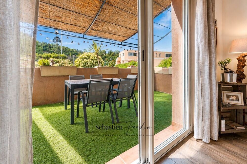 Vente Appartement Dpt Var (83), à vendre LE BEAUSSET appartement T4 de 84 m² - Terrasse de 18 m² - Stationnement privatif - Résidence sécurisée Le beausset