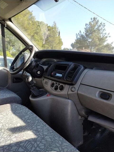 Trafic II L2H1 1,9 DCI 100 3Pl Pack Clim 2002 occasion 13510 &Eacute;guilles