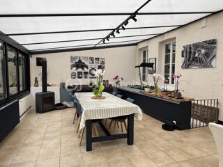  Maison  vendre 10 pices 295 m