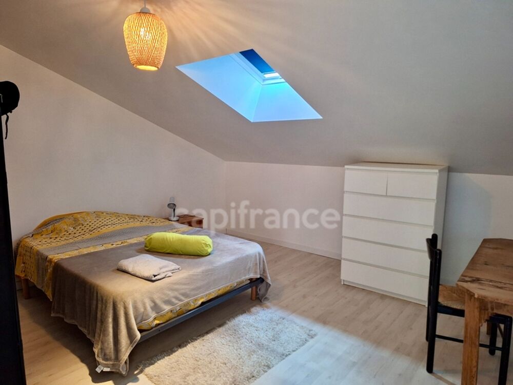 Maison à vendre en pierre 5 pièces, rénovée avec charme en plein coeur de Puylaroque (82)