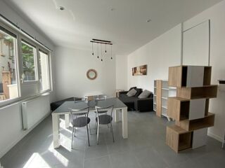  Appartement à louer 2 pièces 45 m²