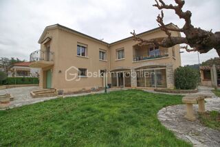 Villa à vendre 9 pièces 222 m²