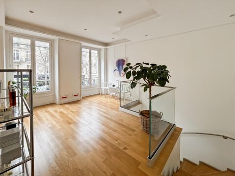   Bureaux livrés rénovés climatisés, avec parquet et moulures 