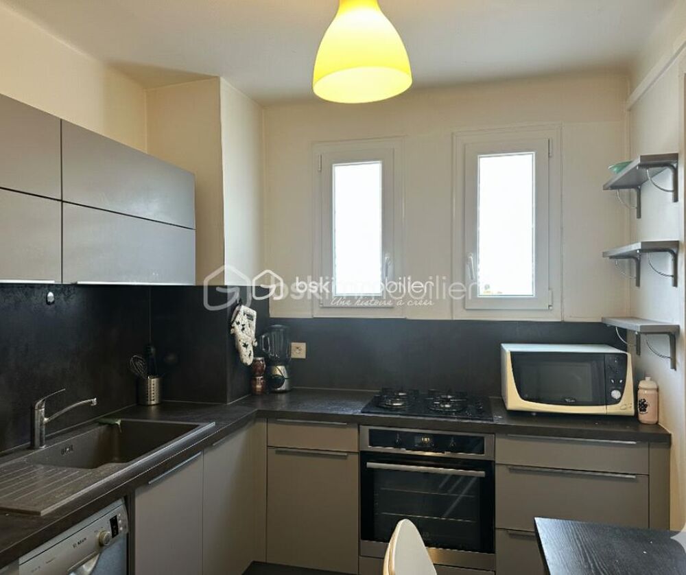 Appartement 3 pièces en rez-de-chaussée surélevé dans une résidence sécurisée