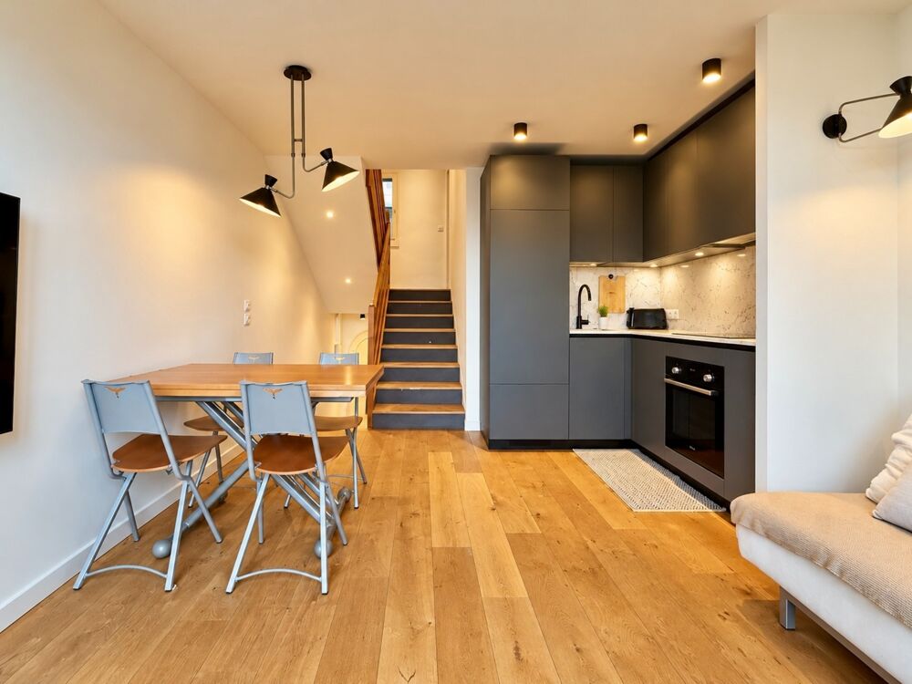Location Appartement Talloires (74) – T2 bis meublé de 42 m² en triplex, deux balcons vue lac Talloires