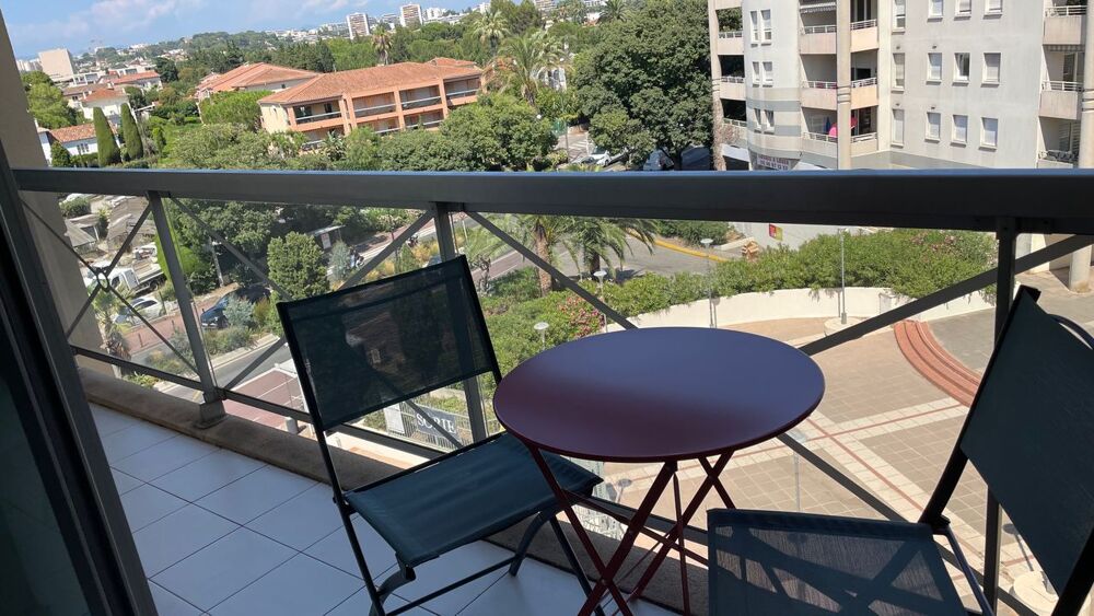 Location Appartement Studio de 28m2 à louer sur Antibes Antibes