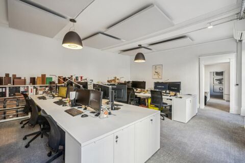   A louer bureaux au 1er étage sur cour 