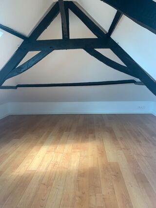  Appartement à louer 3 pièces 85 m²
