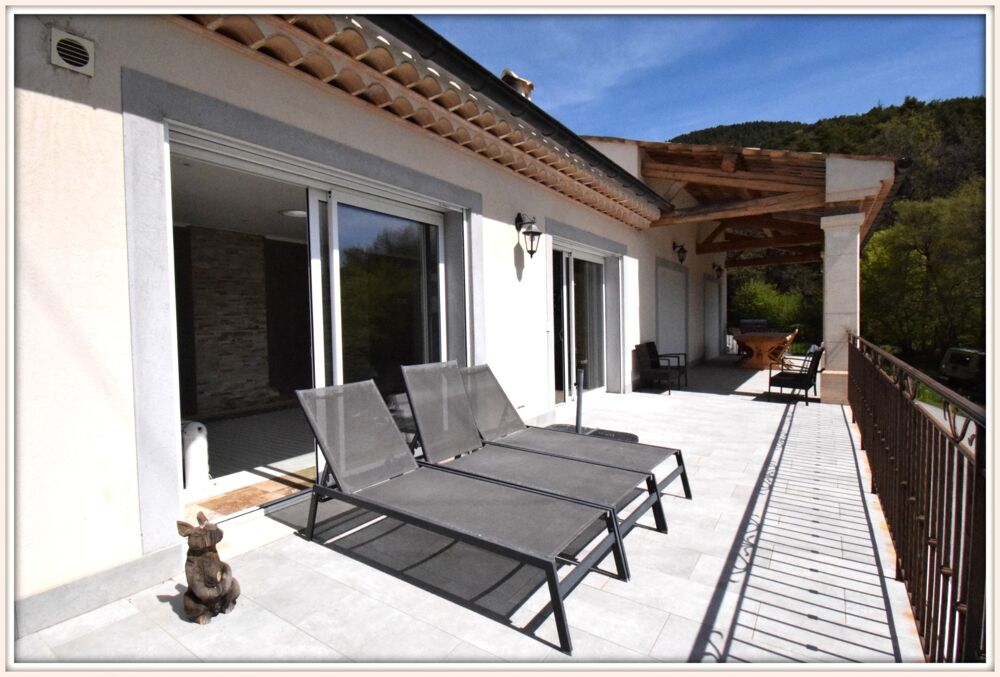 à vendre  Propriété/château Peyroules (04120)