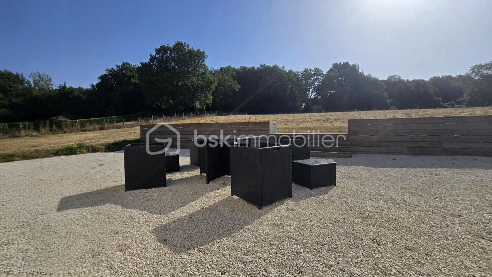 Maison spacieuse de 2019, lumineuse, quatre chambres, bureau, garage, grand terrain agricole