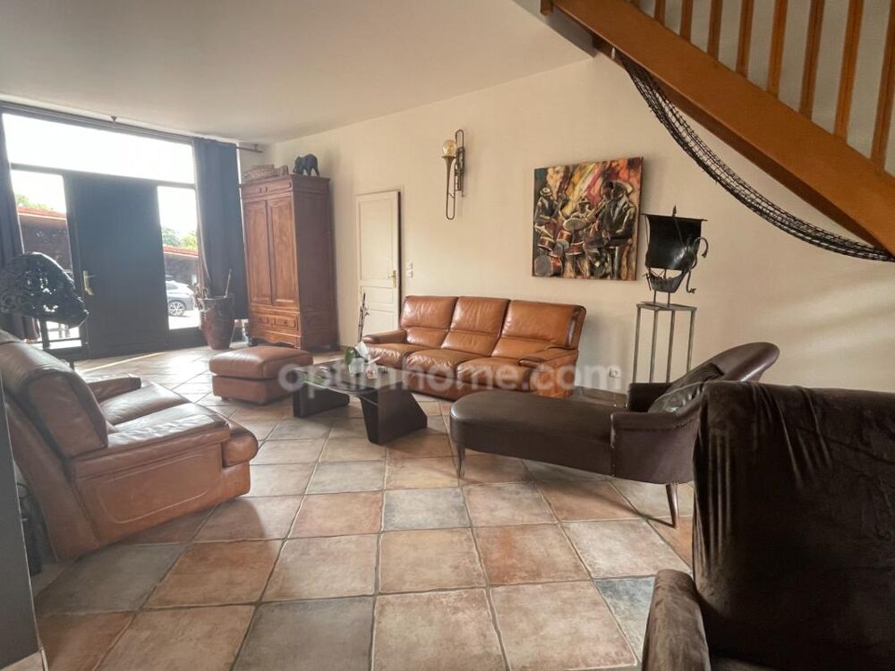 Vente Maison Corps de ferme rénové de 320 m2 habitables avec dépendances et terrain Bessines sur gartempe