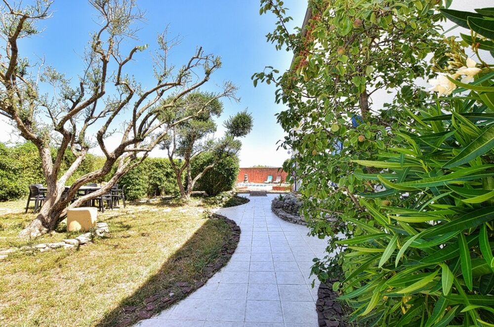 Élégante Bastide avec double habitation au calme, piscine et jardin paysager