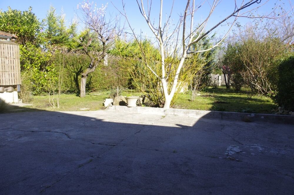 Vente Maison Maison à vendre à Vic Fezensac 32190 , 6 pièces, 2/3 chambres, jardin exposition Sud /Est, puits, garage et parking Vic fezensac