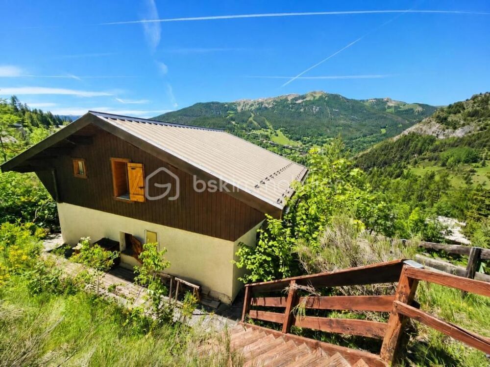 Allos - Chalet individuel  80 m²  Vue imprenable sur le Seignus