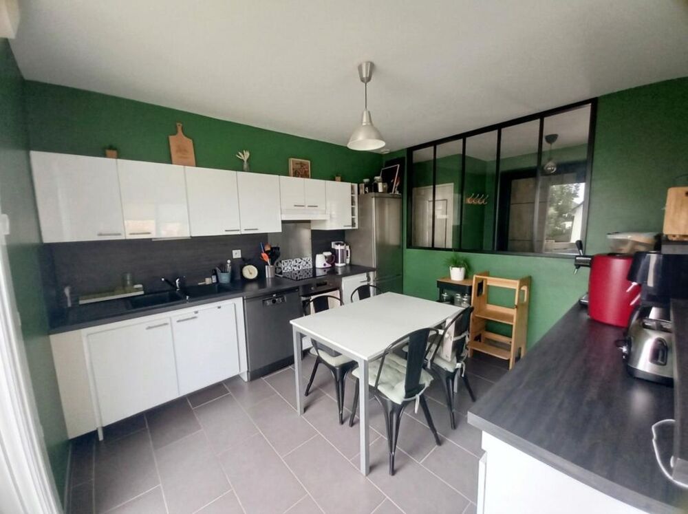 ERNÉE  Maison de plain-pied rénovée 88 m²  3 ch.  jardin, terrasse 60 m²  aucun travaux