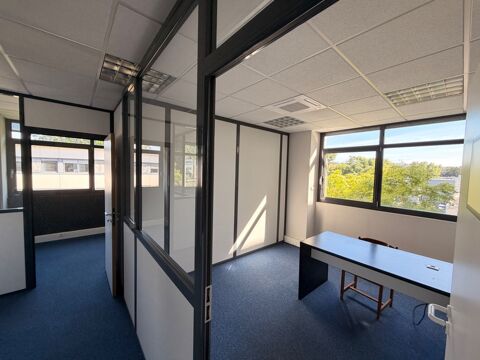   bureaux à louer LIMONEST (69) bureaux au 1er étage avec ascenseur de 70m2 environ 