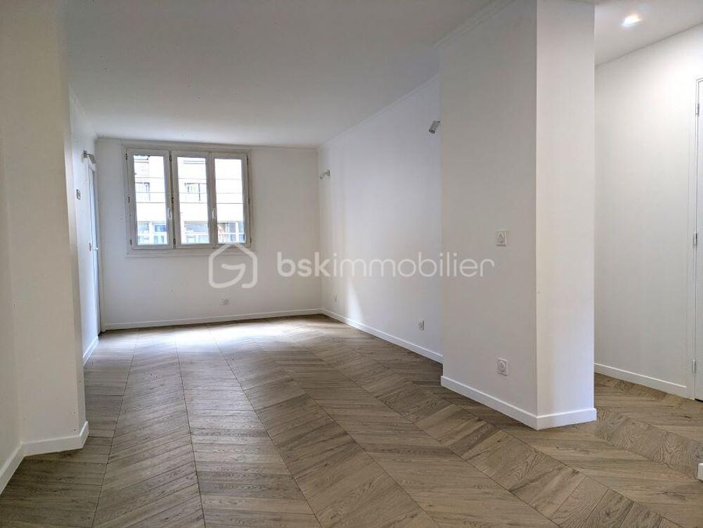 Vente Appartement PARIS 18EME APPARTEMENT 4 CHAMBRES REFAIT A NEUF Paris 18
