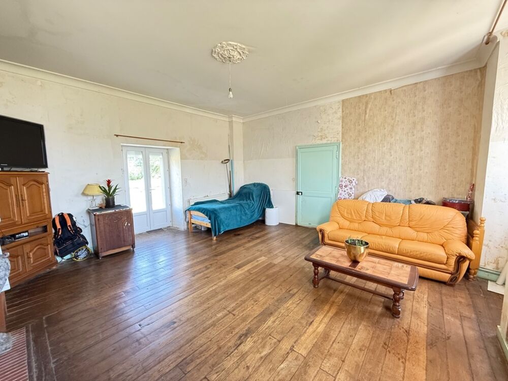 Maison de maître 180 m²  5 chambres  Terrain 9 082 m²  EXCLUSIVITÉ  Montsûrs