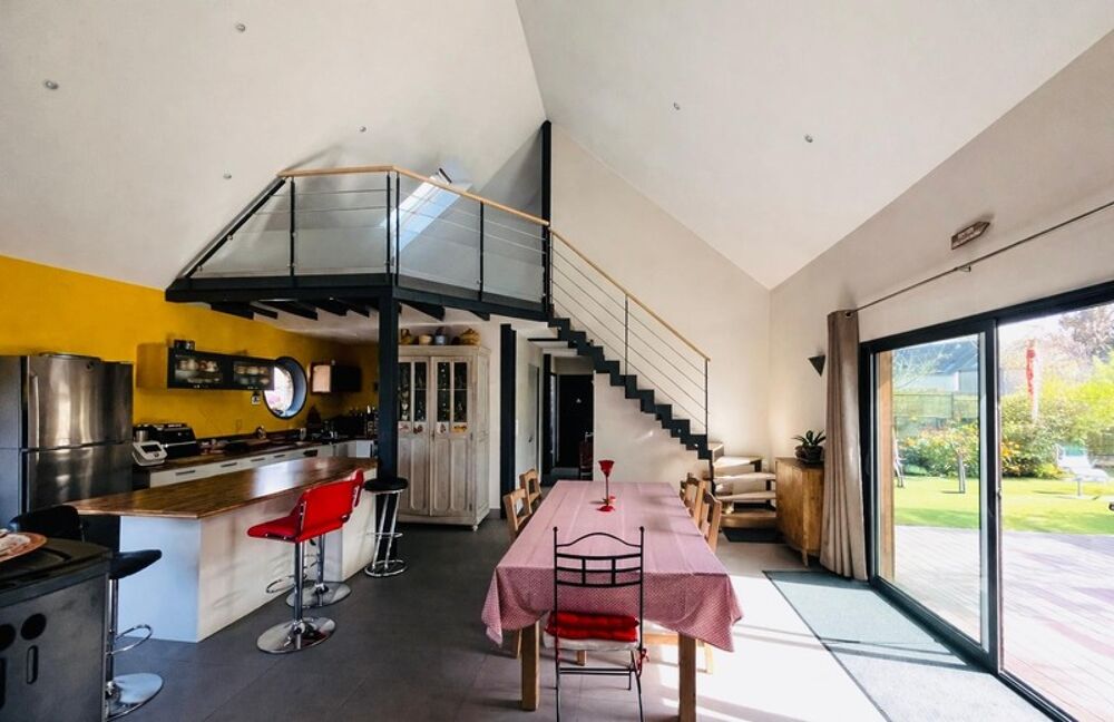 Un esprit loft au coeur de la nature  volumes, lumière et caractère  123 m²  à 300m du littoral  Presquîle de Rhuys