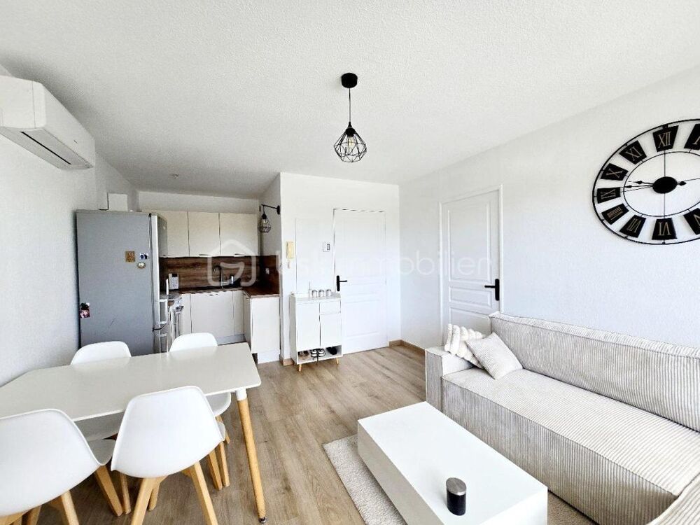 RESIDENCE SECURISEE - PISCINE - DEUX STATIONNEMENTS PRIVATIFS