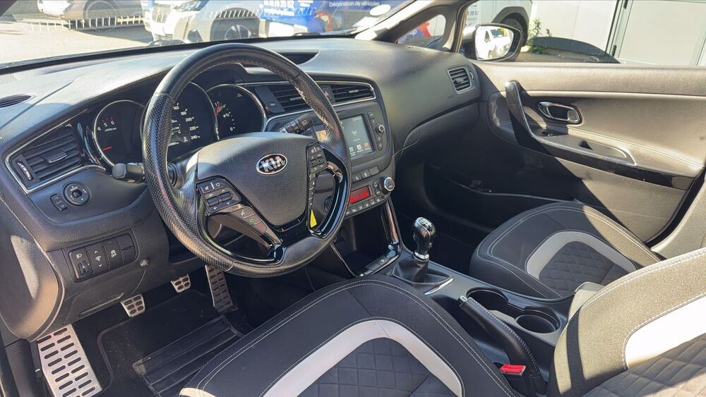 Ceed 1.6 CRDi 136 GT-Line - Toit ouvrant 2018 occasion 73100 Aix Les Bains