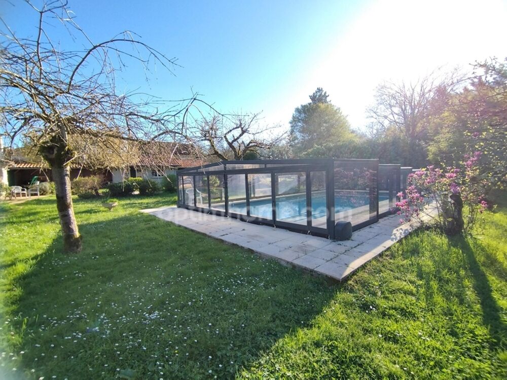 Vente Maison Charente, proche La Rochefoucauld, maison 200 m², piscine couverte avec terrain 5529 m² Rivieres