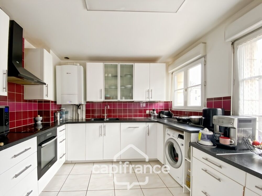 Maison à vendre à BAILLY ROMAINVILLIERS (77) 8 pièces  6 chambres  141 m²  Terrasse - Jardin - Garage