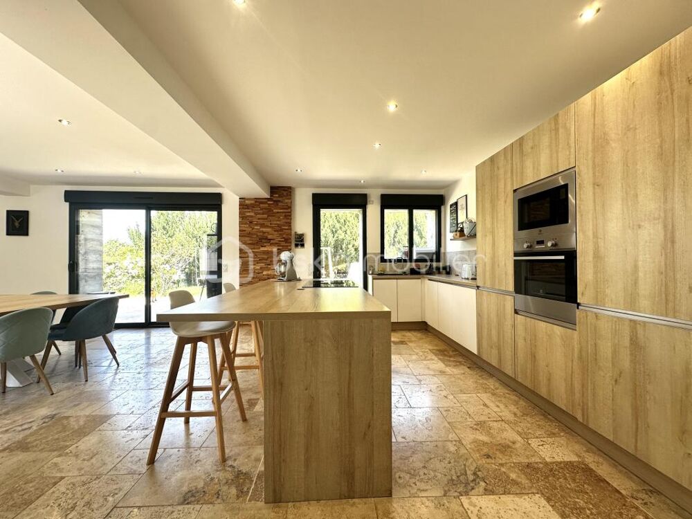 MAISON FAMILIALE DE PRESTIGE AVEC DÉPENDANCE INDÉPENDANTE  VILLEBLEVIN