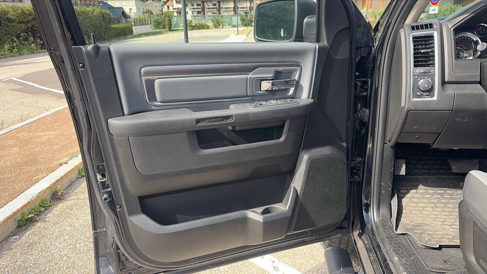 RAM 1500 IV 5.7 V8 HEMI 400 Base - Automatique 2022 occasion 38000 Grenoble