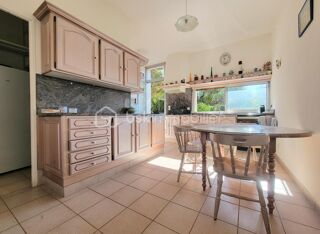  Maison  vendre 8 pices 248 m