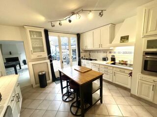  Propri�t�/ch�teau � vendre 8 pi�ces 251 m�