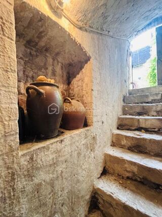  Maison  vendre 8 pices 220 m