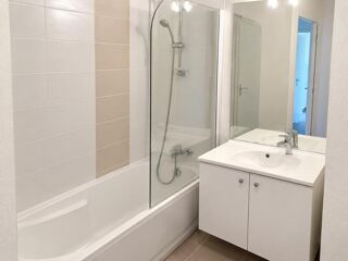  Appartement à louer 3 pièces 58 m²