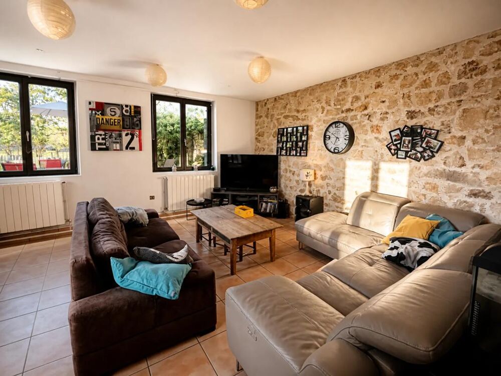 Vente Maison Maison de 7 pièces de 165 m² à Nérondes Nerondes