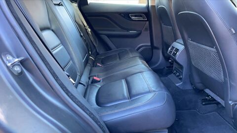 F-PACE 2.0 D 180 AWD BVA8 Portfolio - 5 places Automatique 2017 occasion 13001 Marseille