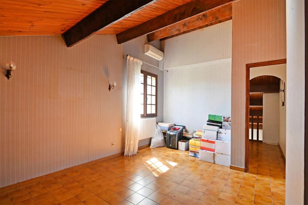 Maison de 5 pièces de 129 m² à Arles