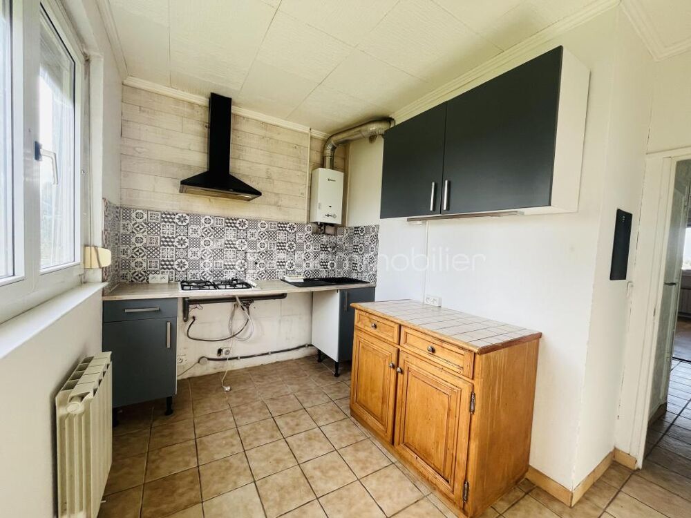 Appartement T4 dans résidence familliale avec cave et box