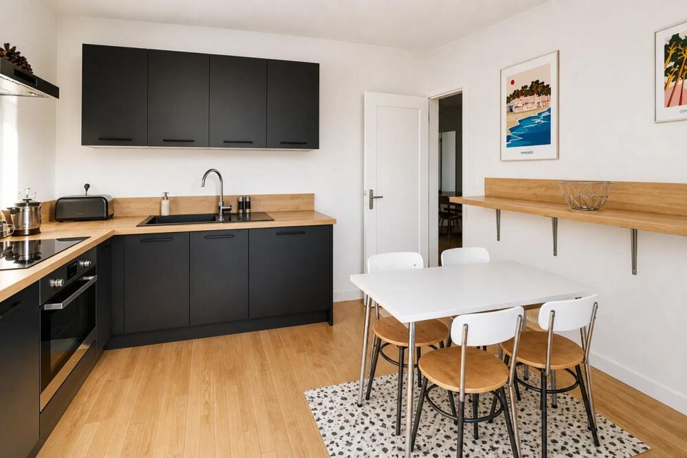 Vente Appartement Immeuble de rapport: 3 lots loués: T5, T2, Studio avec 3 garages Agen