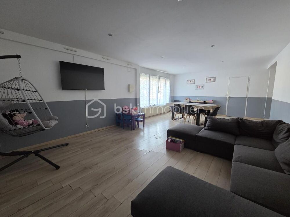 Vente Propriété/Château EXCLUSIVITÉ – HYPER CENTRE LEZAY – PROPRIÉTÉ AVEC HANGAR + PANNEAUX SOLAIRES Lezay