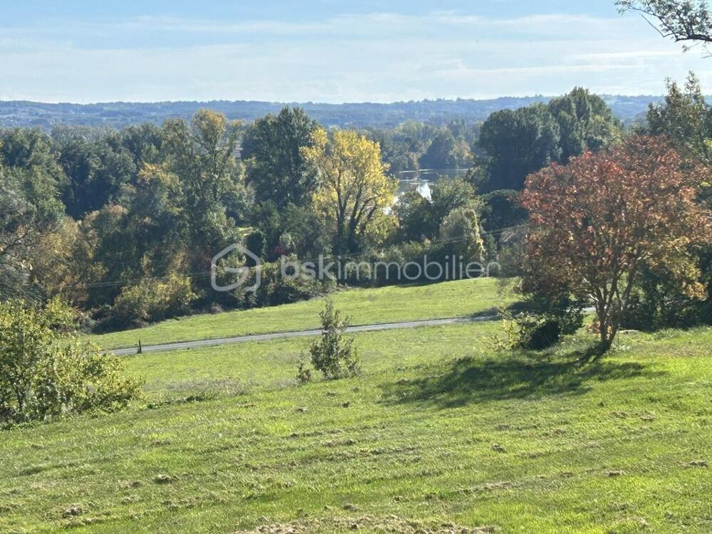 CHÂTEAU et SA MAISON de Gardien - VUE -TERRAIN - PISCINE - DÉPENDANCES