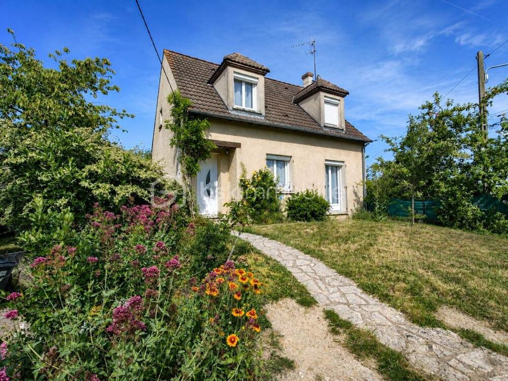 Vente Maison BREUILLET – Maison familiale 3 chambres avec sous-sol total et jardin Breuillet