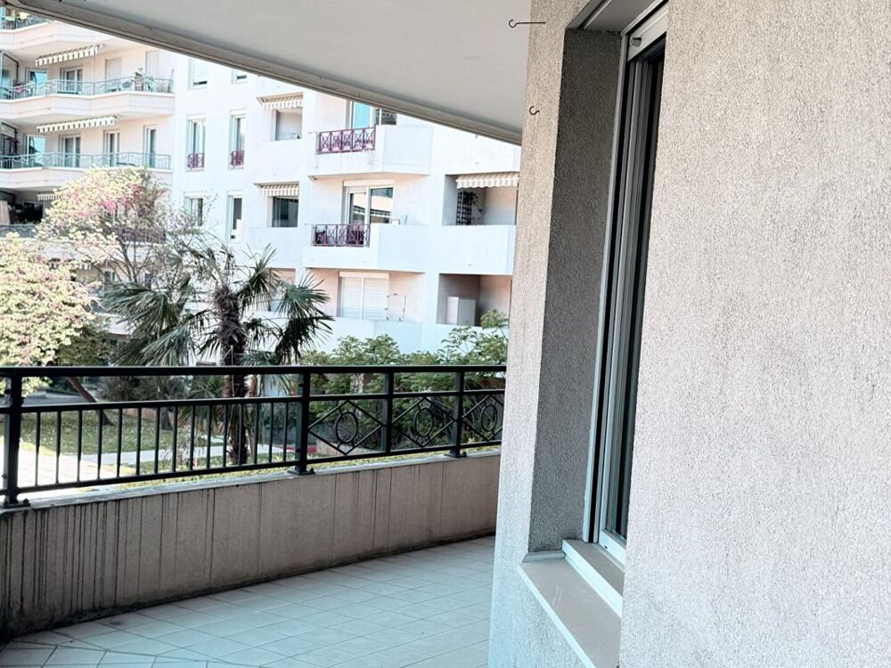 L'APPARTEMENT QUI FAIT LA DIFFÉRENCE TERRASSE, PISCINE, VOLUMES ? Lyon 3