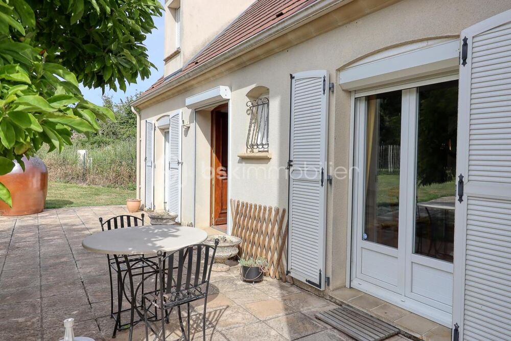 Grande maison familiale (8 pièces / 4 Chambres) à Hodenc en Bray  15 minutes de Beauvais et Gournay-en-Bray