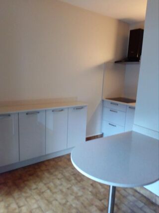  Appartement à louer 2 pièces 48 m²