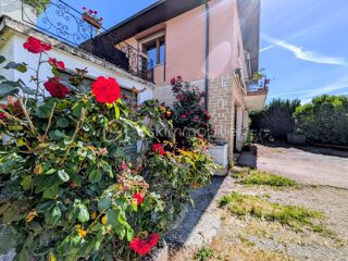  Maison 10 pièces 222 m² La mure