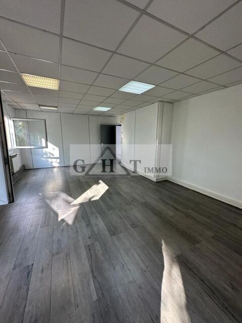 BUREAU 60 M&sup2; &Aacute; LOUER 775 94380 Bonneuil sur marne
