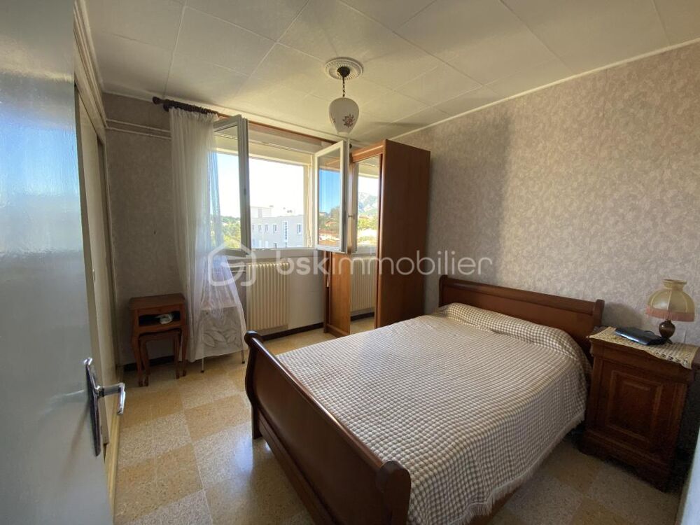 EXCLUSIVITE !!! *** APPARTEMENT TRAVERSANT AVEC CAVE DERNIER ETAGE TOULON ***