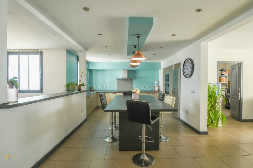 A VENDRE  APPARTEMENT F6 GRAND STANDING