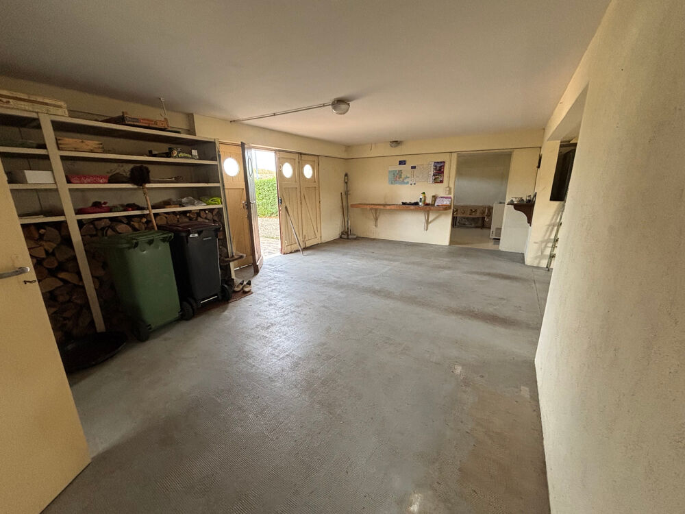 Maison traditionnelle 5 chambres  Sous-sol total  Fort potentiel BLENEAU (89)
